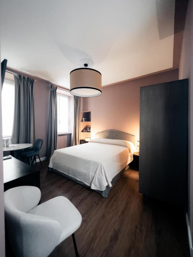 Caffe Delle Rose Les Chambres Verbania Ngoại thất bức ảnh